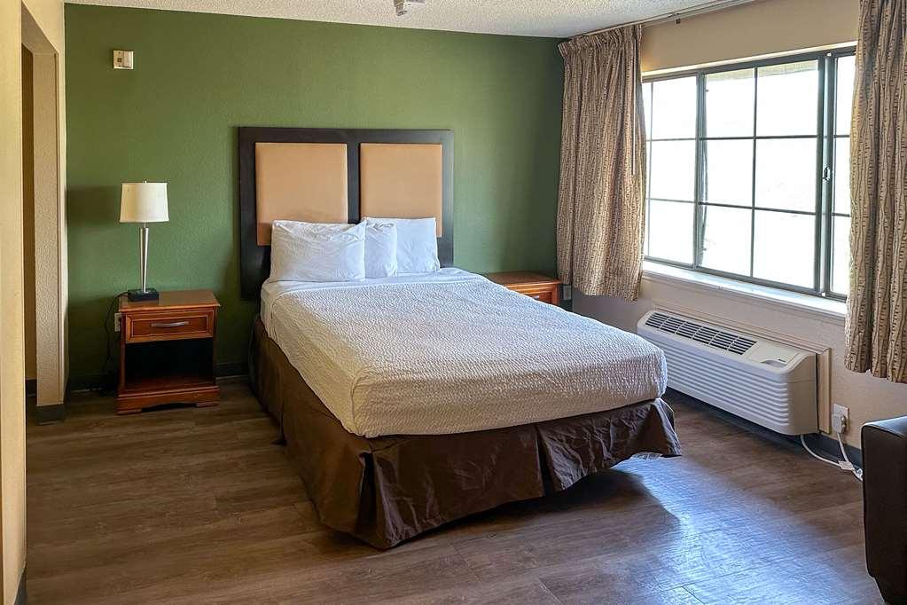 Suburban Studios Houston North I-45 חדר תמונה