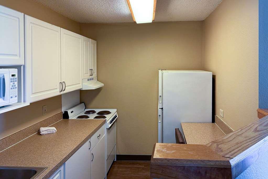 Suburban Studios Houston North I-45 חדר תמונה