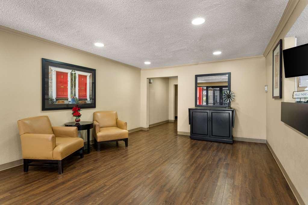 Suburban Studios Houston North I-45 מראה פנימי תמונה