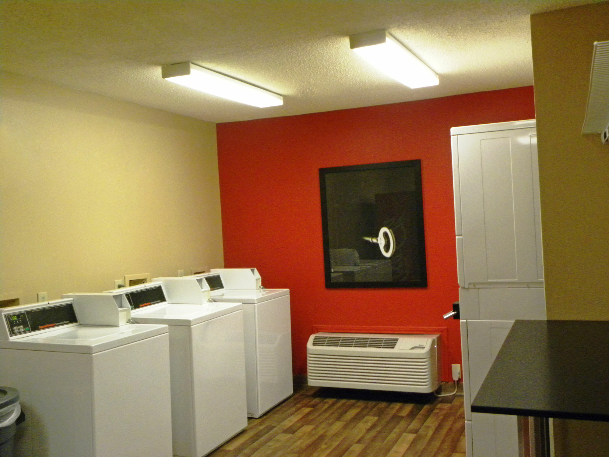 Suburban Studios Houston North I-45 מראה חיצוני תמונה